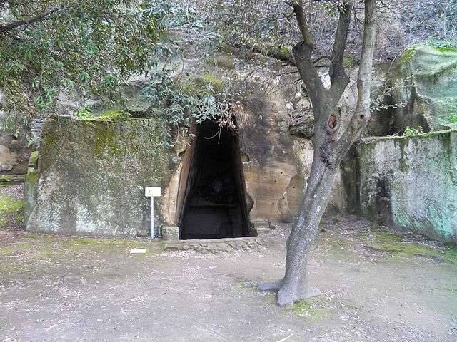 the cumaean sibyl's cave