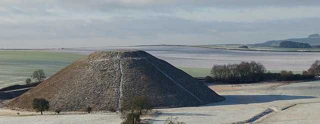 silbury hill prehistoric mound