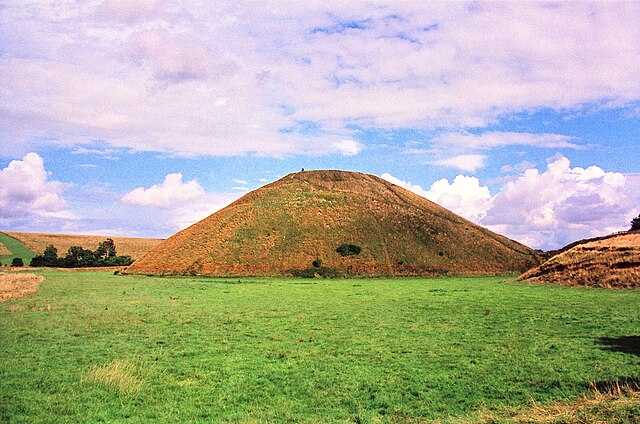 silbury hill prehistoric mound