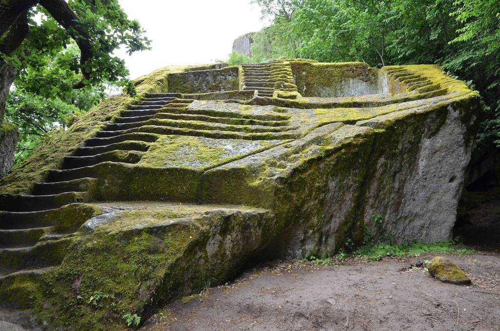 etruscan pyramid of bomarzo