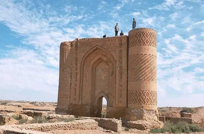 gate of sharabai school in wasit