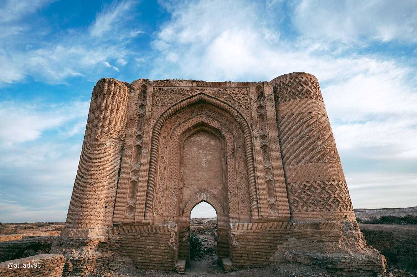 gate of sharabai school in wasit