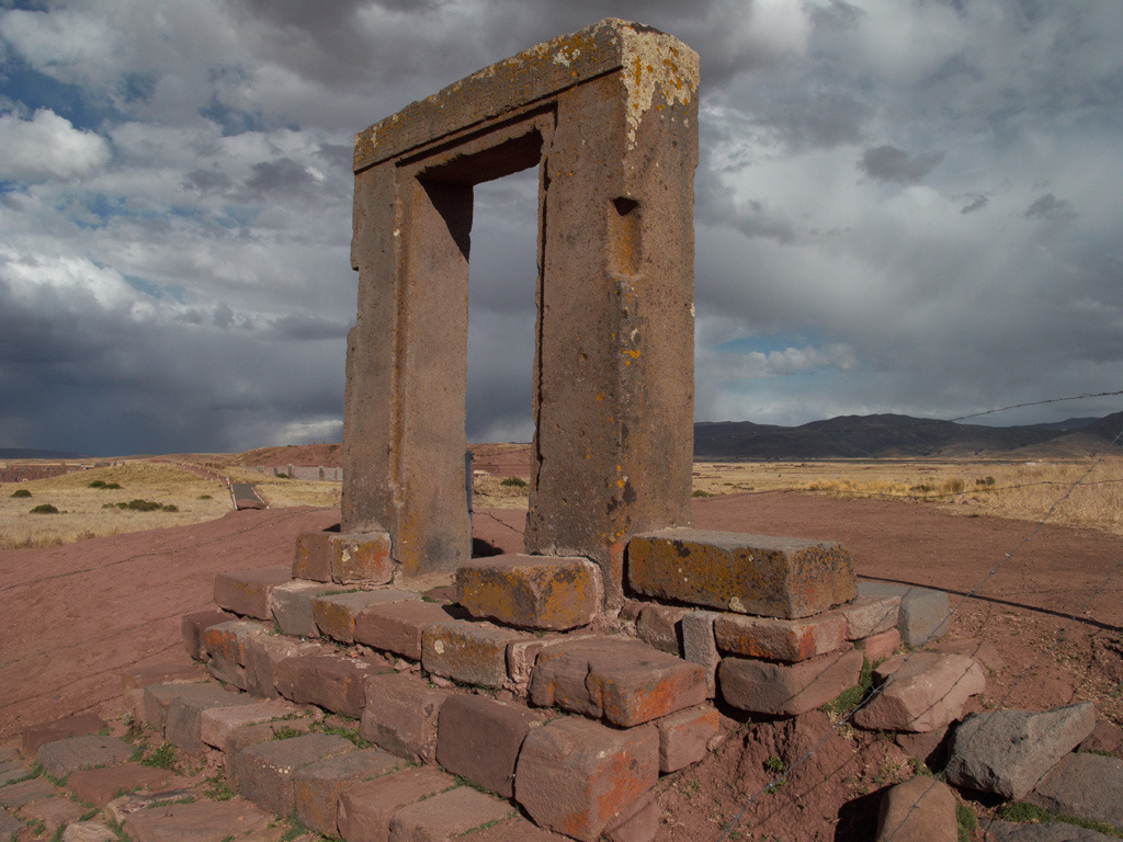 the moon gate in tiwanaku