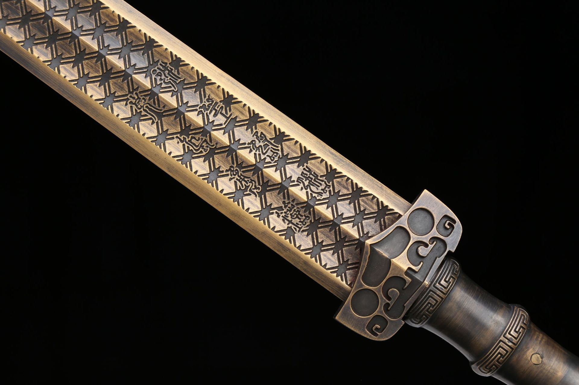 the goujian sword: a testament to ancient chinese craftsmanship