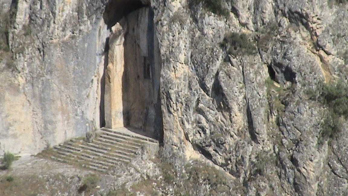 the kapilikaya rock tomb