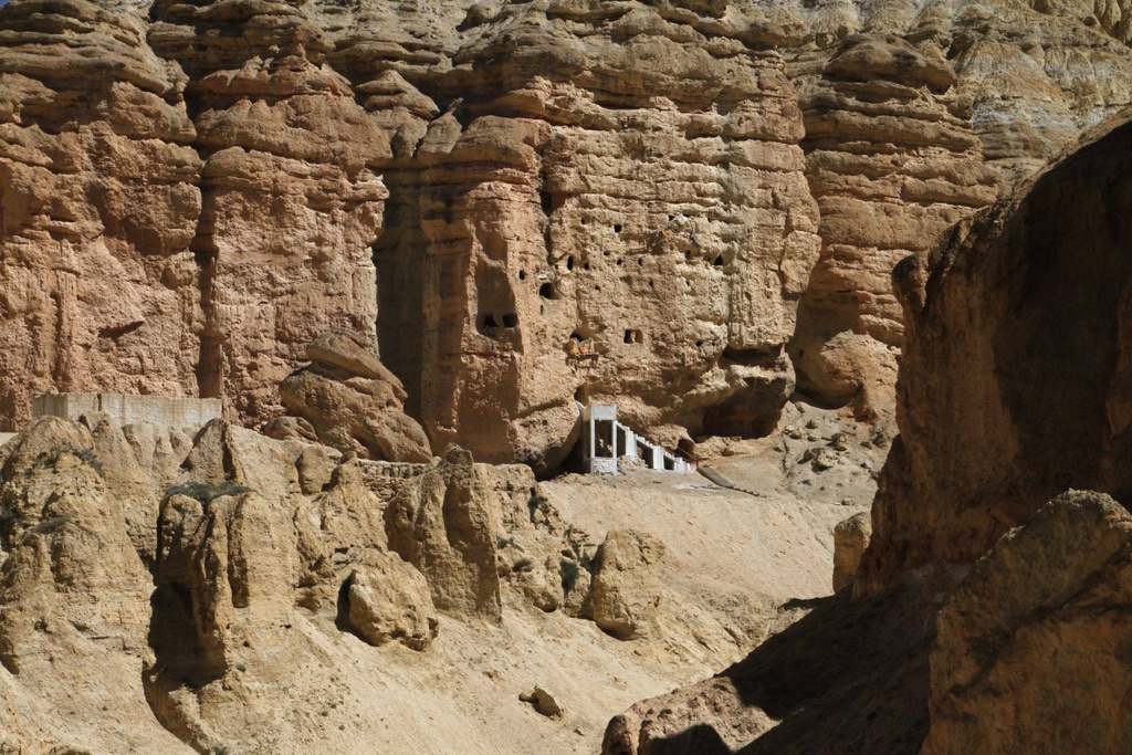 mustang caves - the sky caves of nepal