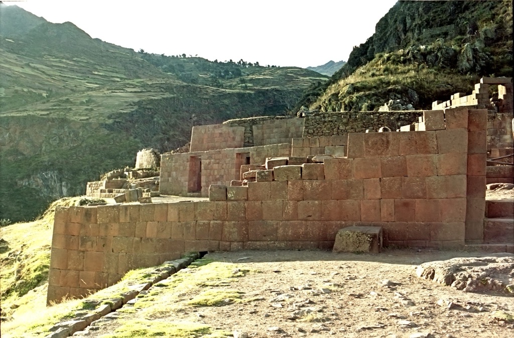 písac ruins in peru