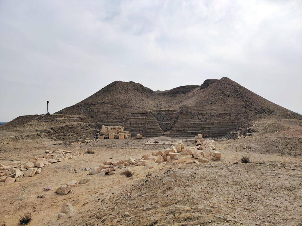 pyramid of senusret iii