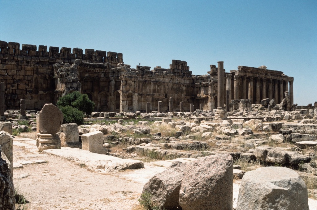 temple of jupiter in baalbek