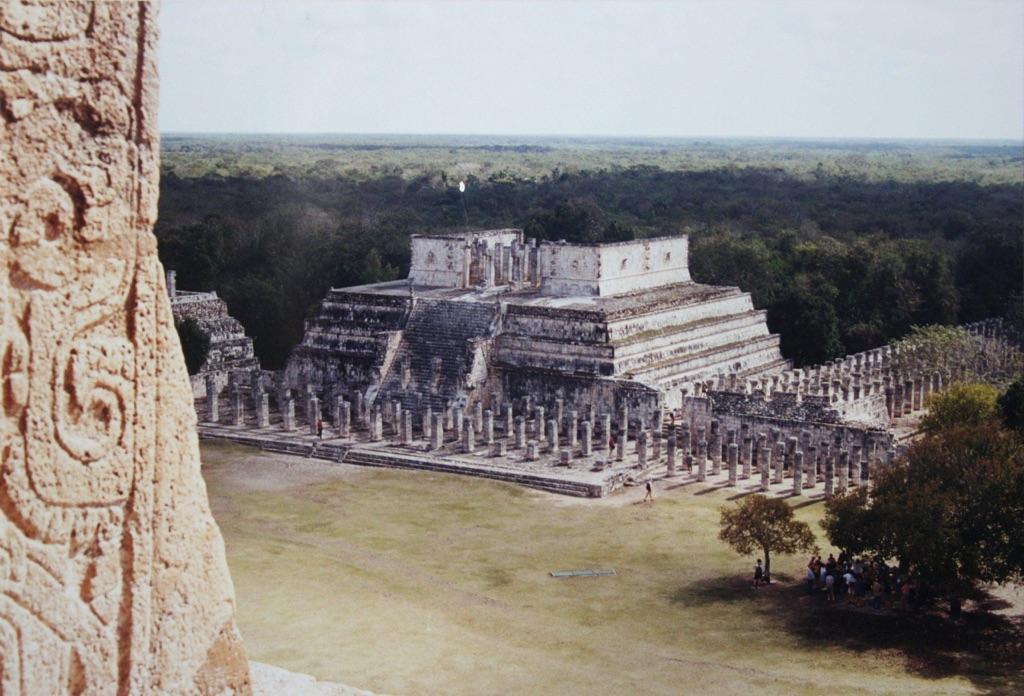 temple of the warriors, chichen itza