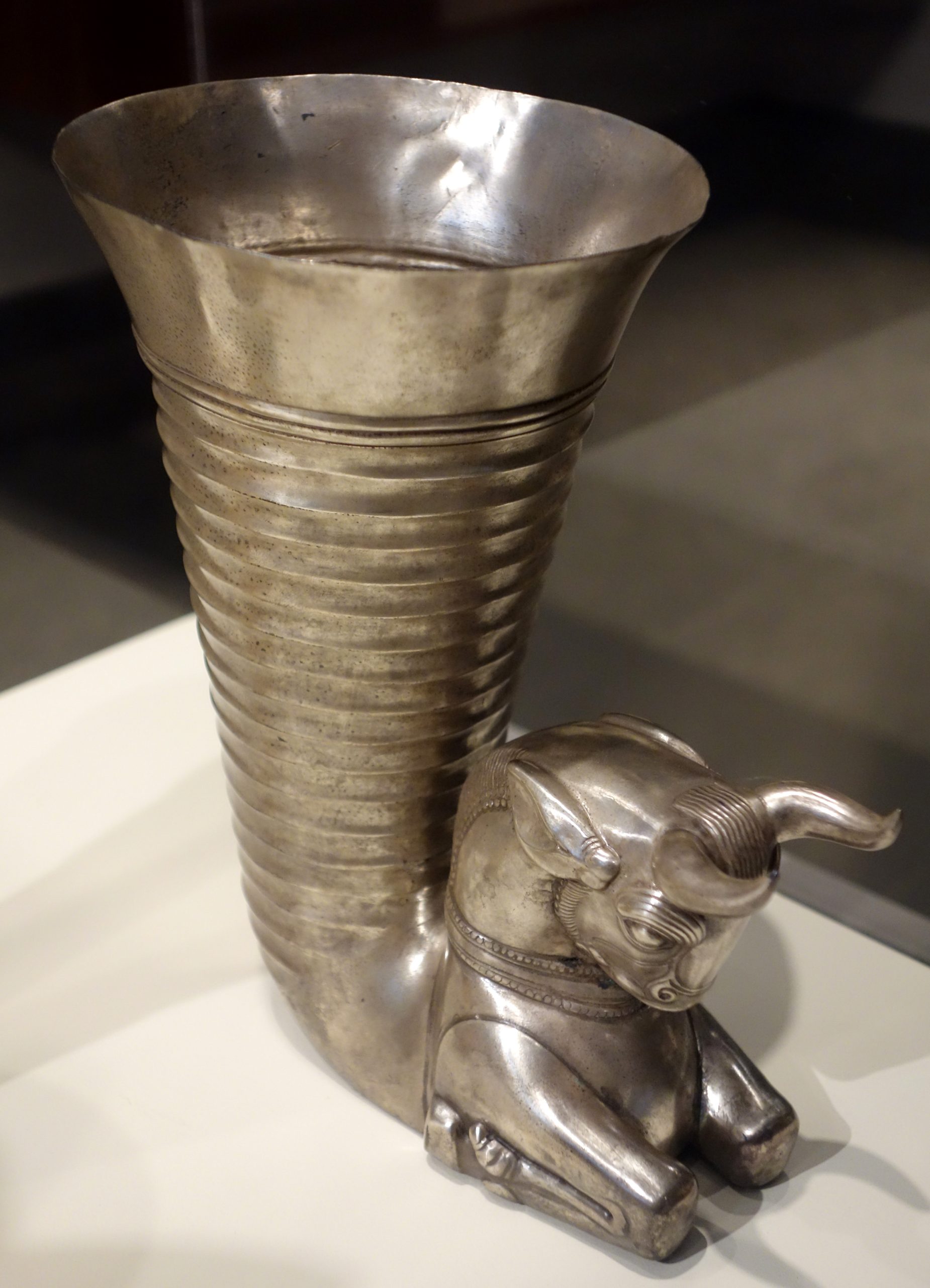 the achaemenid silver rhyton