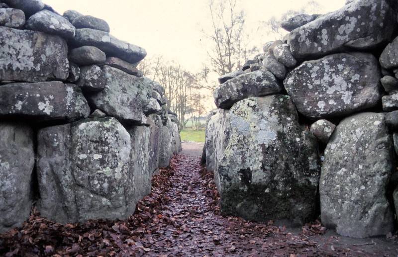the clava cairns