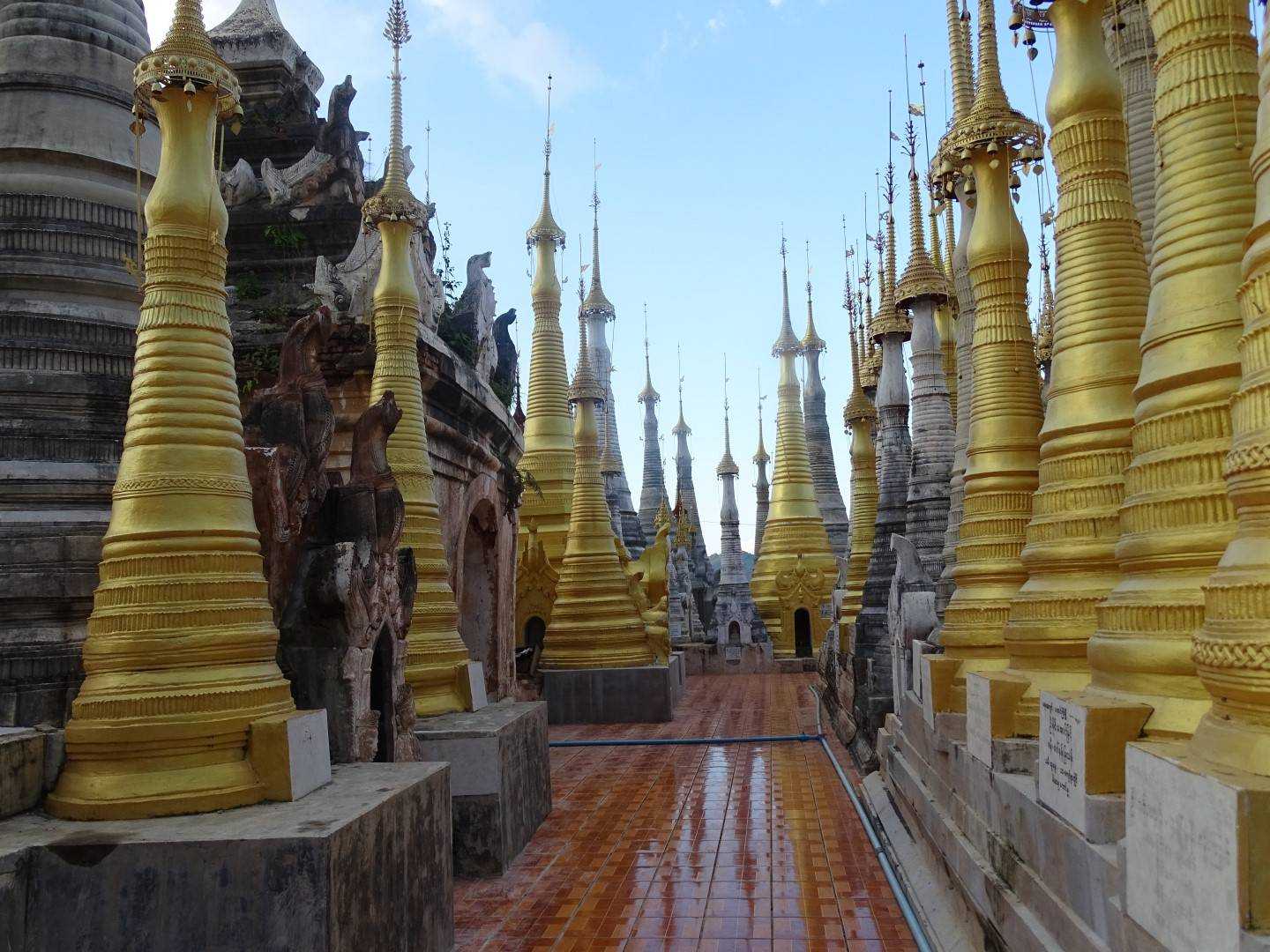 the shwe indein pagoda