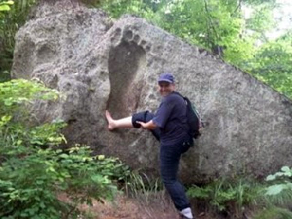 giant footprints discovered in stone