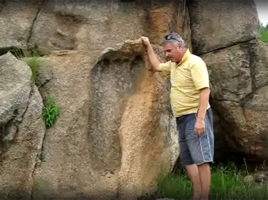 giant footprints discovered in stone