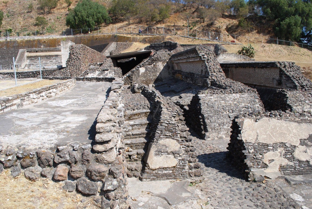 the great pyramid of cholula (tlachihualtepetl)