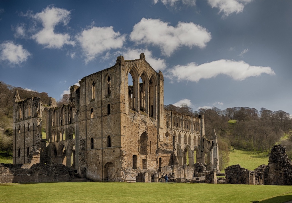 rievaulx abbey ruins in england