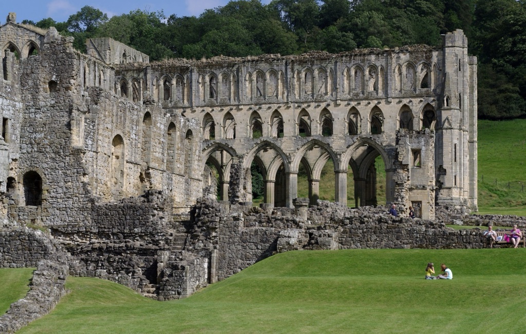 rievaulx abbey ruins in england