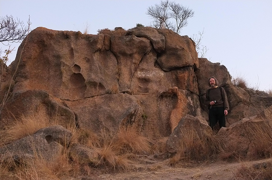 giant footprints discovered in stone