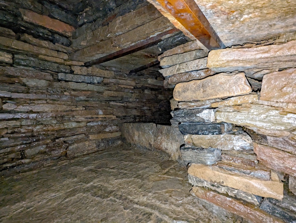 cuween hill chambered cairn