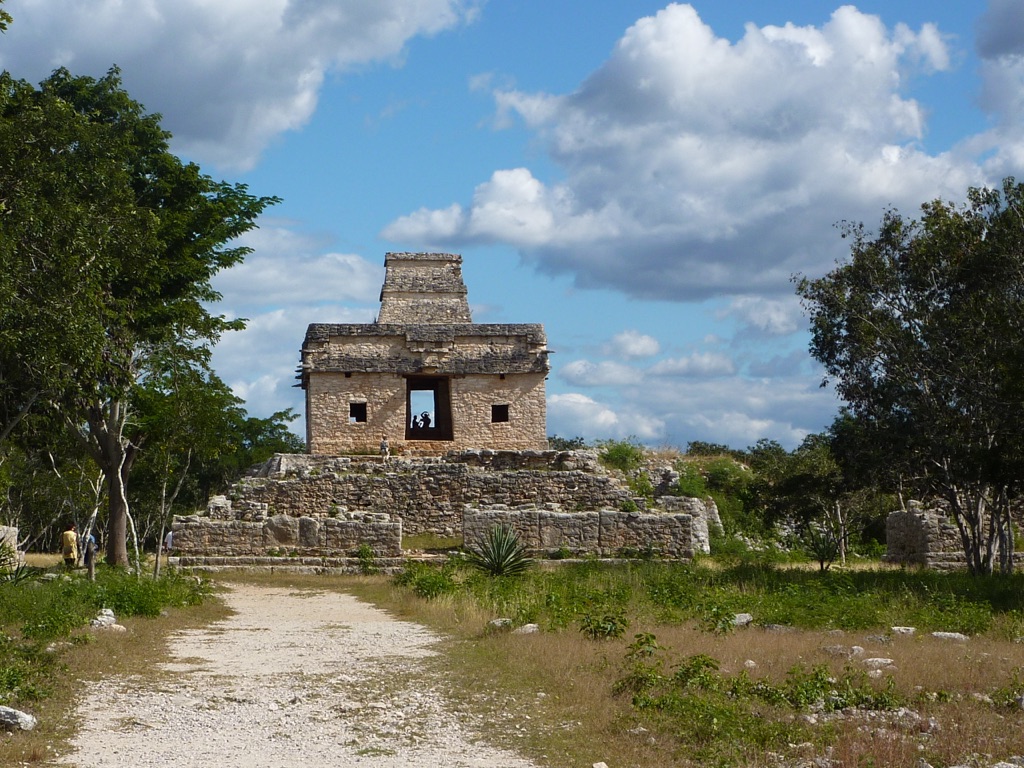 dzibilchaltun mayan ruins