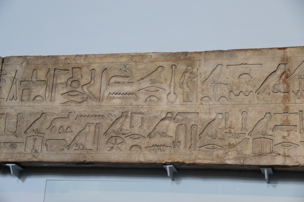 deciphering the past: facts about ancient egyptian hieroglyphics