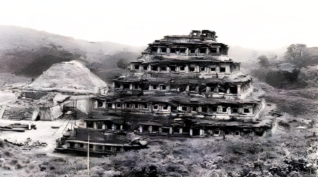 el tajín - the totonac mexican pyramid