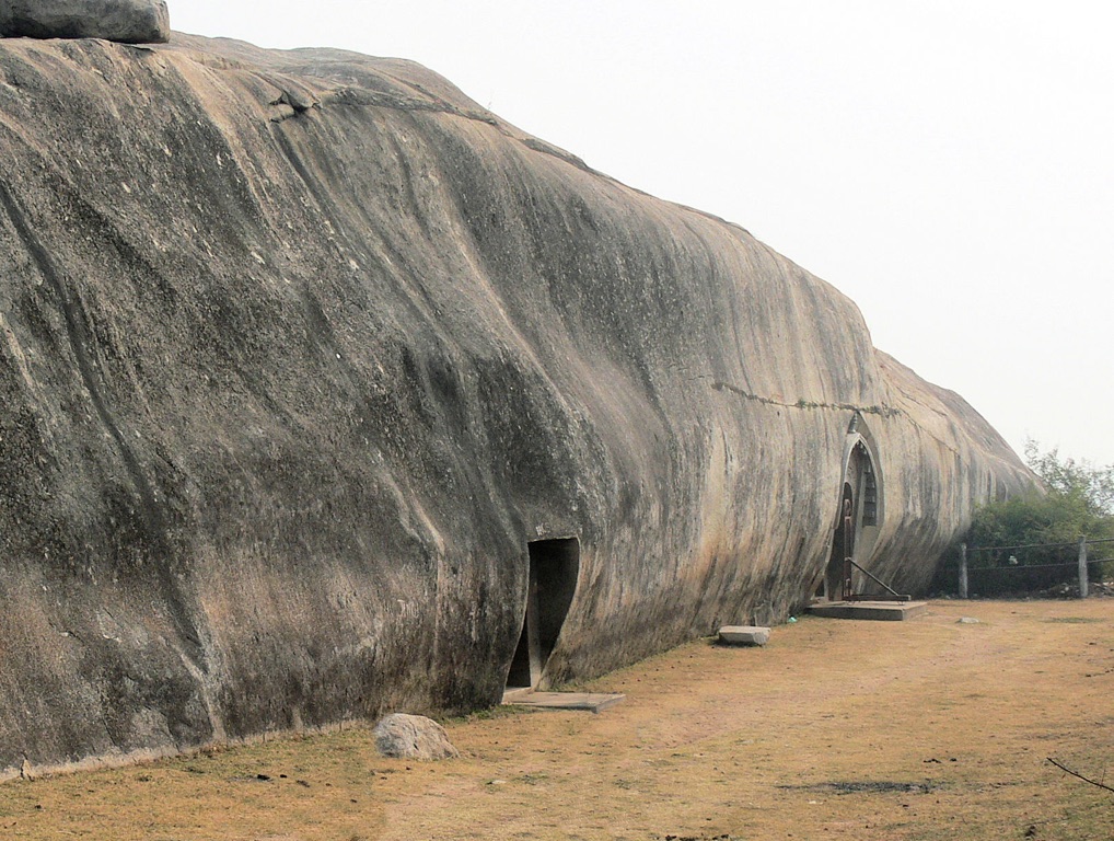 lomas rishi cave