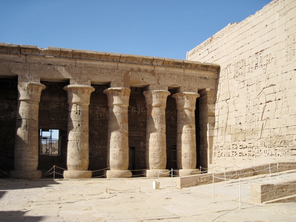 medinet habu (temple of ramesses iii)