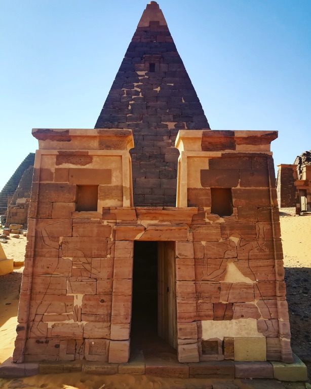 pyramids of meroë sudan