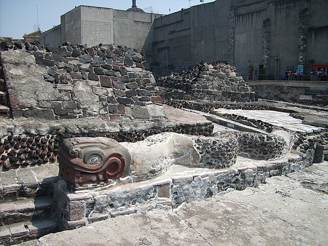 templo mayor serpents