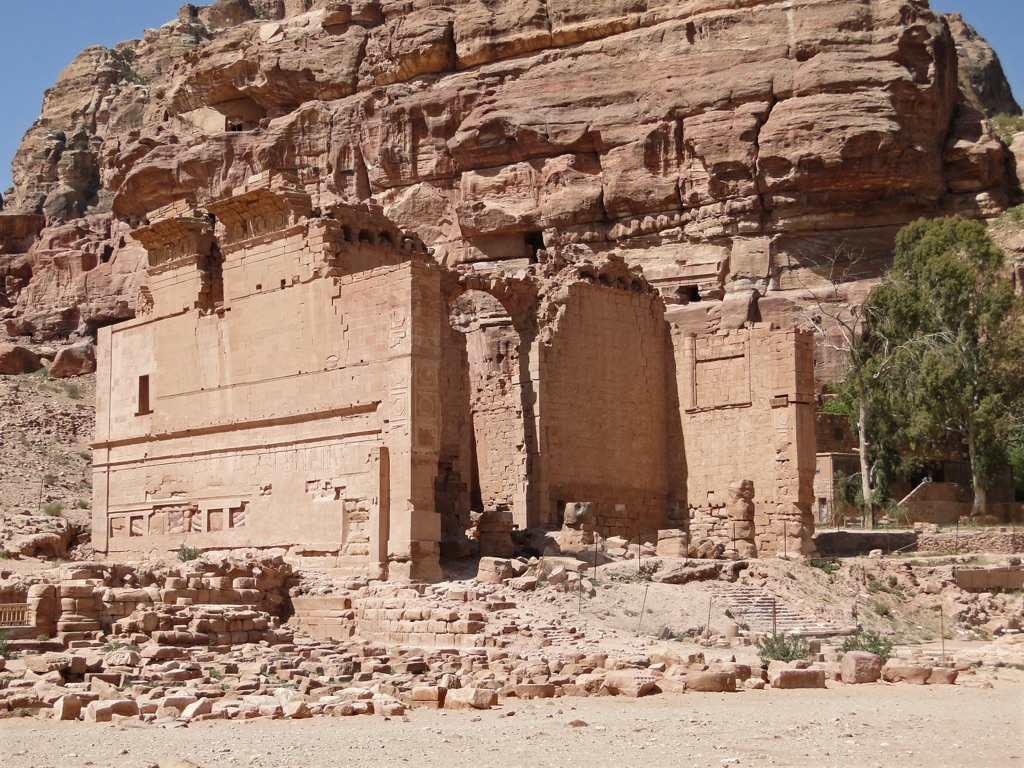 the qasr al-bint temple