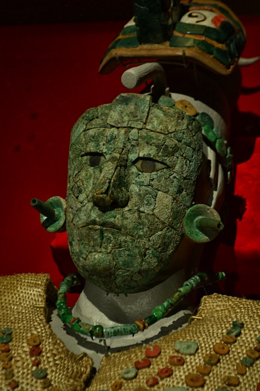 the red queen's tomb in palenque