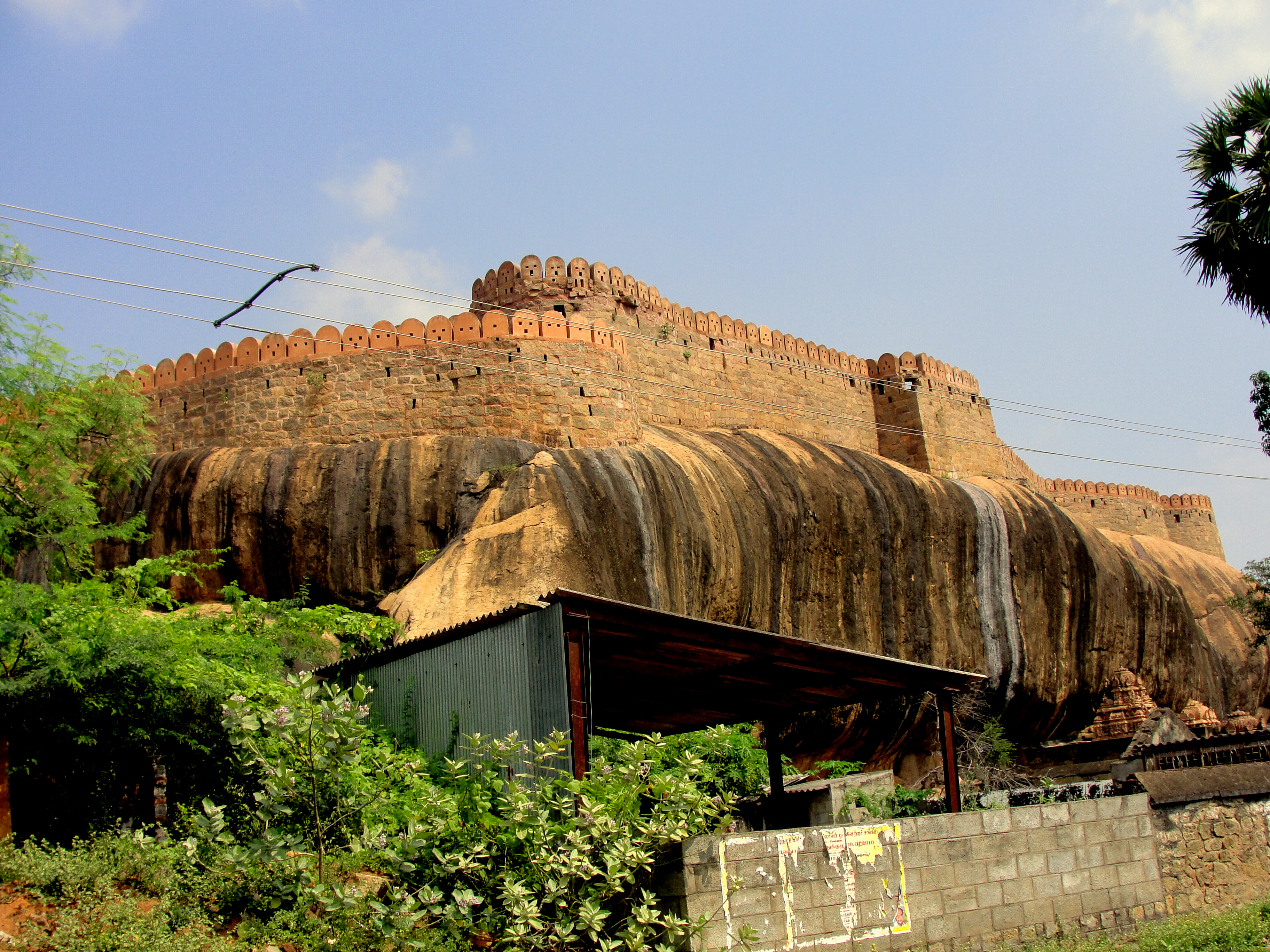 thirumayam fort