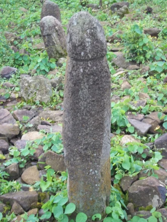 tutu fela phallic stele