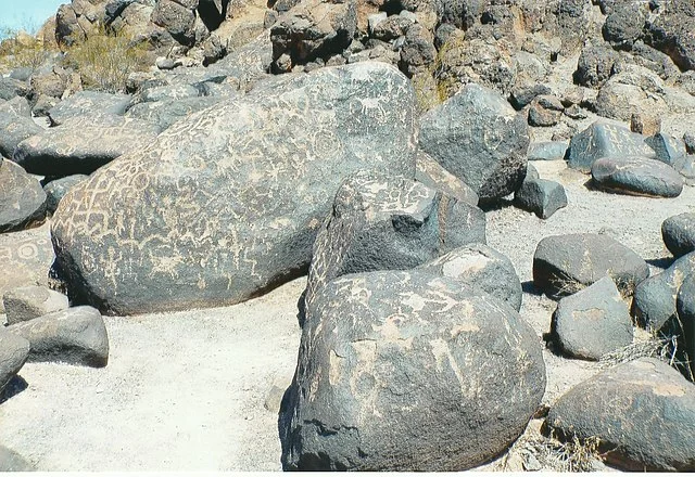 About Gila Bend Petroglyphs Arizona