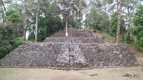 candi kethek pyramid