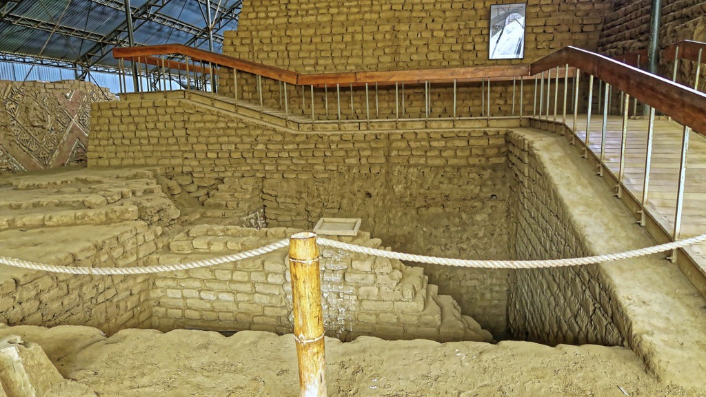 huaca de la luna