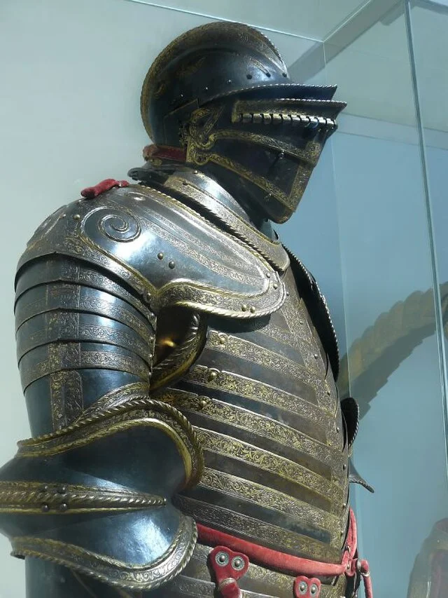 Key Facts and Figures of the Steel Armor of King Henry VIII