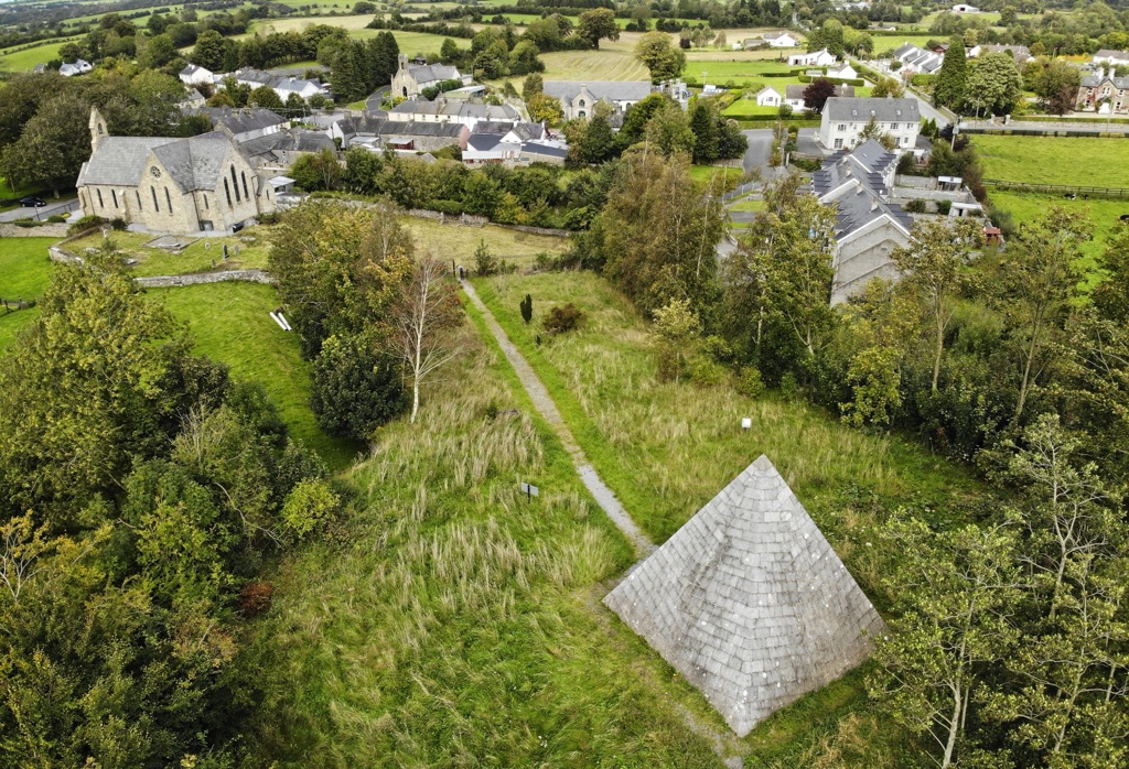 kinnitty pyramid