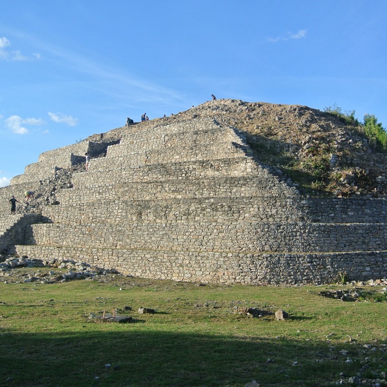 izamal pyramid