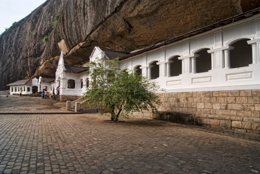 Dambulla cave temple