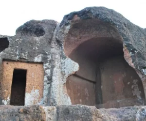 Hathiagor Buddhist Caves