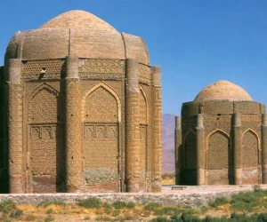 Kharraqan towers