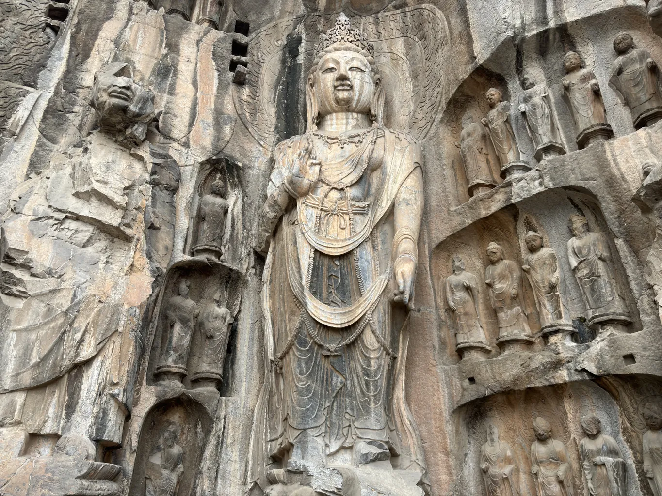 Longmen Grottoes 3