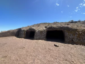 Cuatro Puertas (Four Doors cave site)