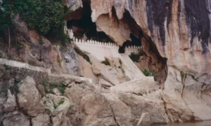 Pak Ou caves 1