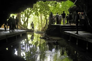 Peik Chin Myaung Cave