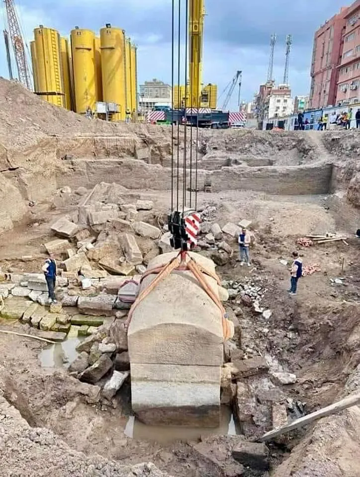Sarcophagus Discovered in Egypt 8