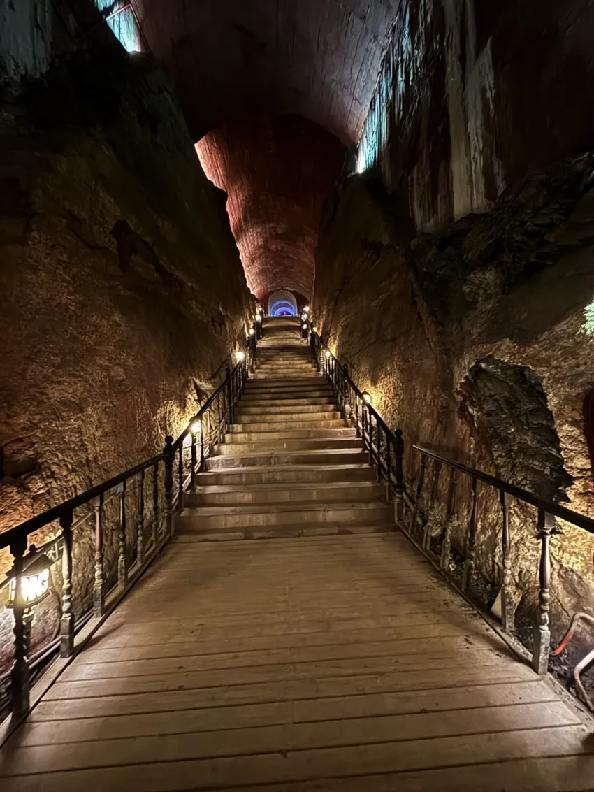 Tomb of King Minglu Underground Palace 6